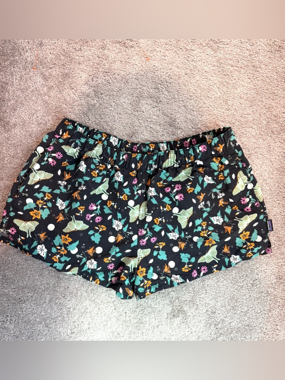 Women’s Patagonia Shorts Size Large Black Floral Butterfly